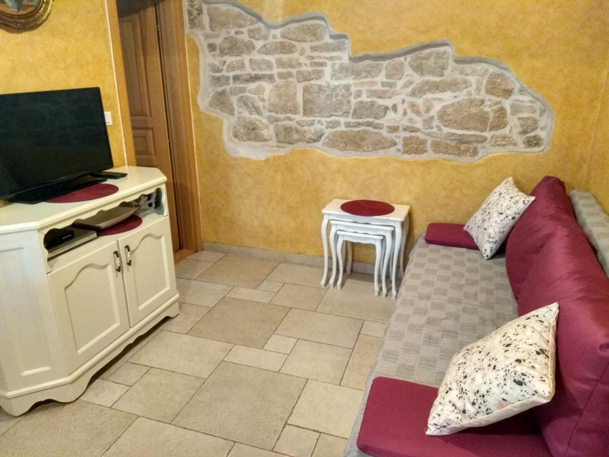 Apartment Dado *